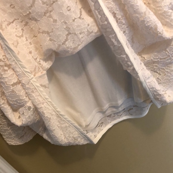 White Floral Maternity Shirt - Picture 4 of 4